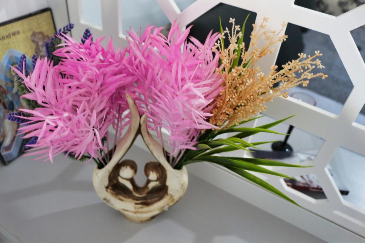 Cozy Flowers Studio - Fast Wi-Fi & Washer-Dryer Braşov Buitenkant foto
